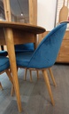 NordicStory Pack de 4 Sillas de Comedor Clara, Estructura de Madera Maciza de Roble, Tapizado en Color Azul Monako